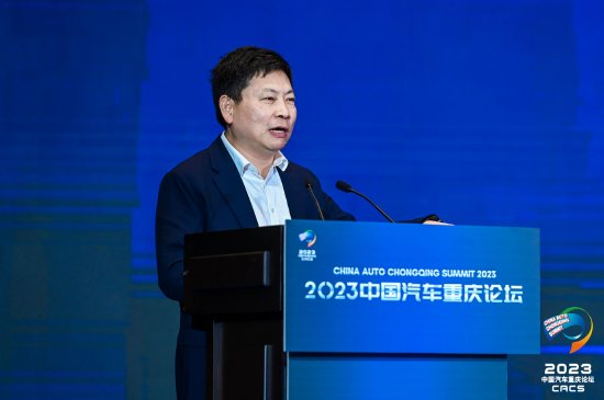 余承东：当前汽车行业的变革，就像十多年前的手机行业