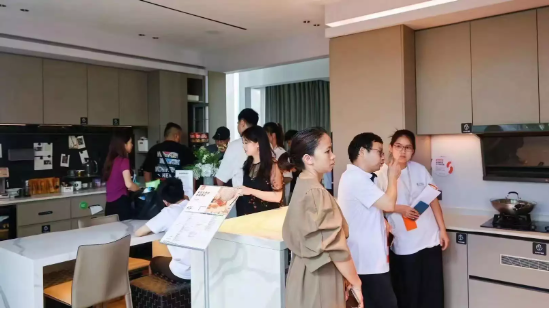 尚品宅配联合睿住智能推出“睿住智选”，首度亮相建博会引领智慧整家新趋势
