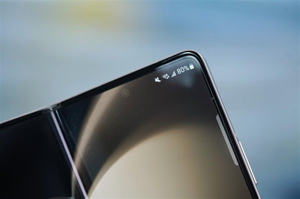 三星最轻薄的大折叠屏！Galaxy Z Fold 5图赏